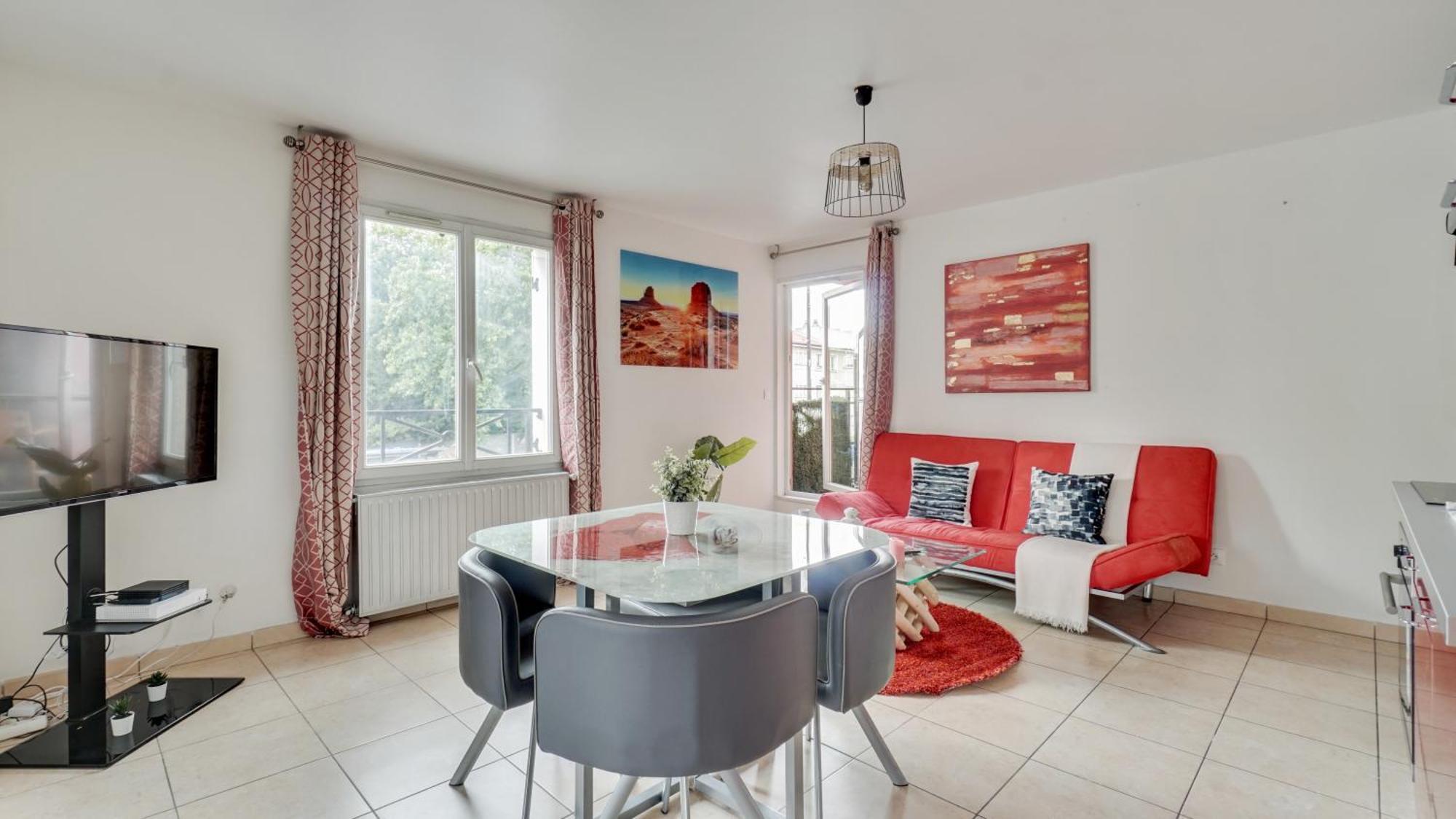 Apartment Chic With Parking Near Paris Aubervilliers