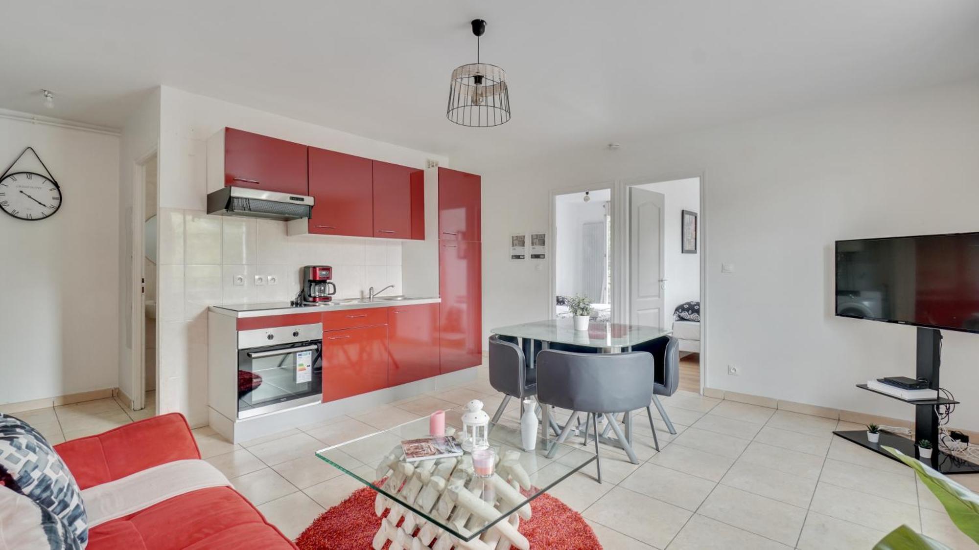 Chic With Parking Near Paris Aubervilliers